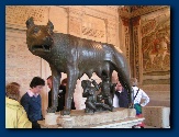 de |Lupo (wolvin) met Romulus en Remus�